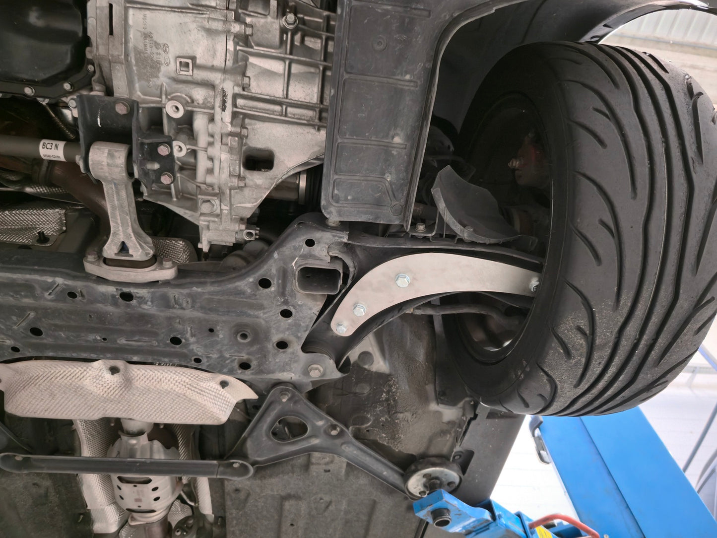 Wishbone strengthening braces for i20N