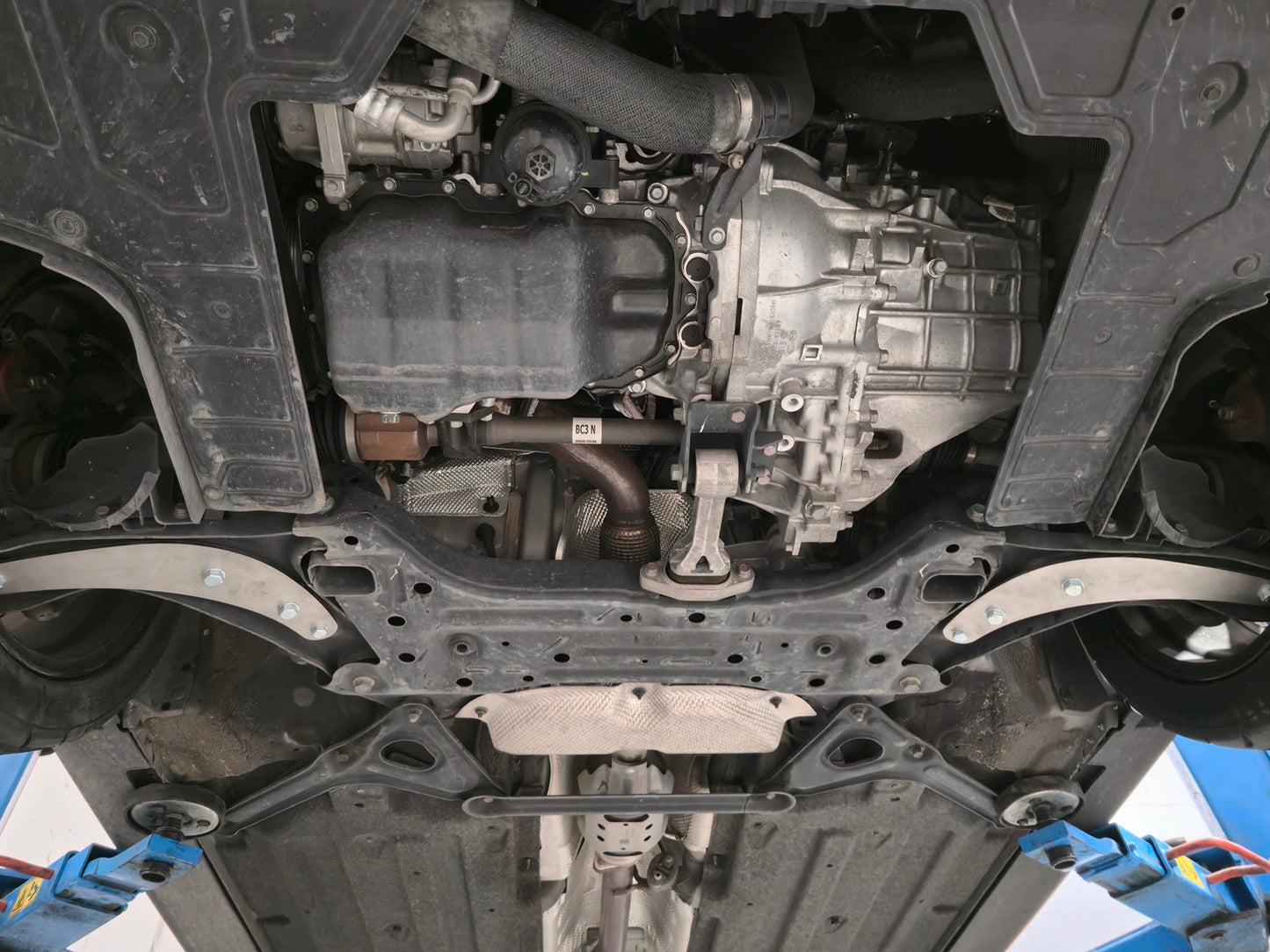 Wishbone strengthening braces for i20N
